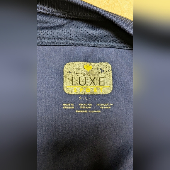 Cherokee Luxe Sport Scrub Jacket Size Small - Picture 4 of 7